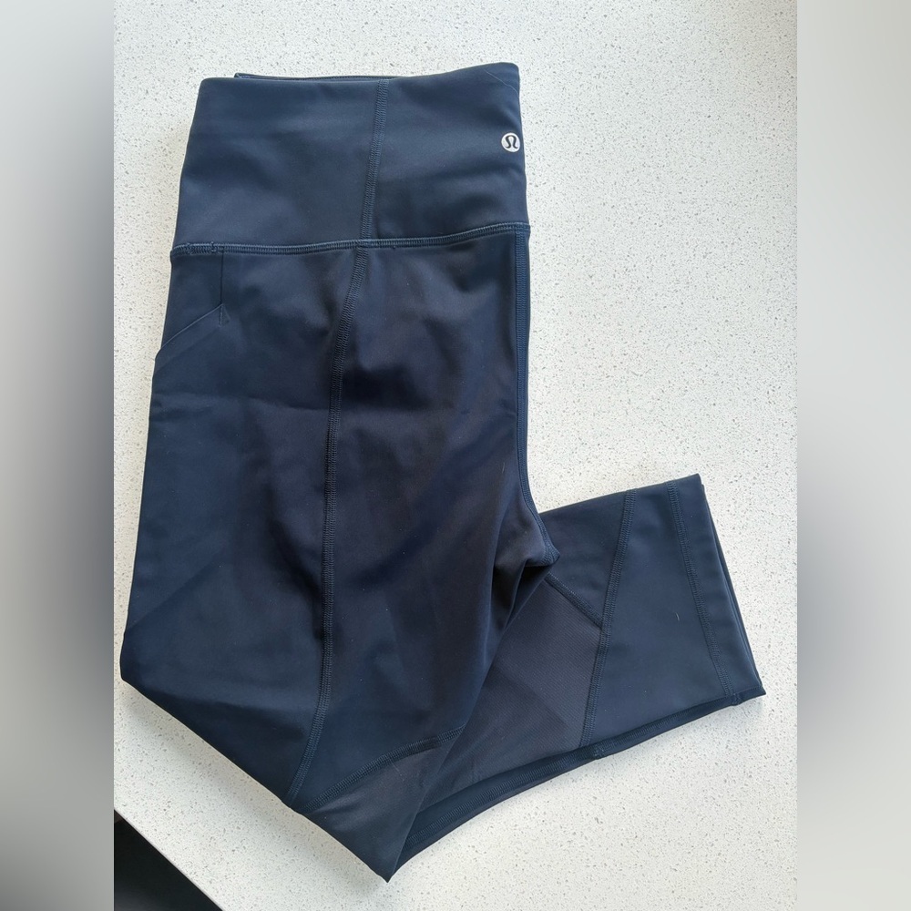 Lululemon navy High-Waisted cropped Leggings